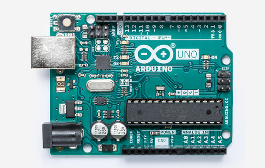 Mikrokrmilnik Arduino Uno